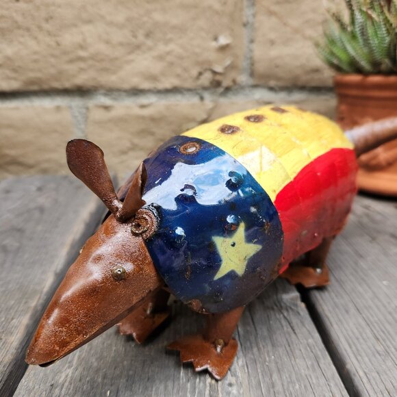 10" Western/Texas Armadillo Metal Yard Art Home Decor - Picture 1 of 4